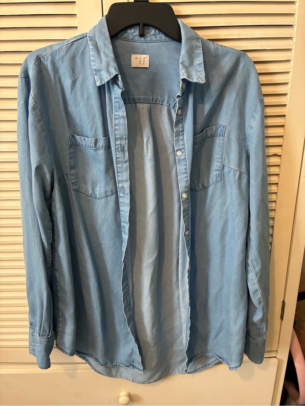 a new day Light Blue Chambray Button-Down Shirt best size S/M size tag cut off